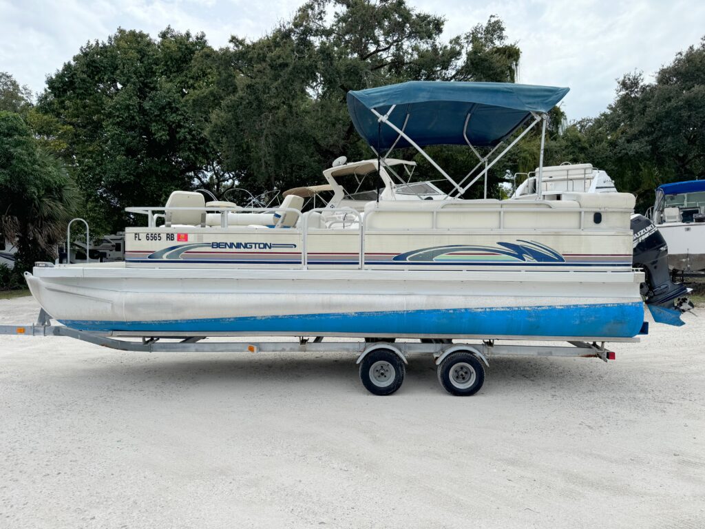 1998 Bennington 2250LE