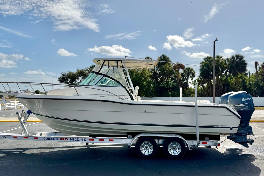 1999 Pursuit 2470 Walkaround