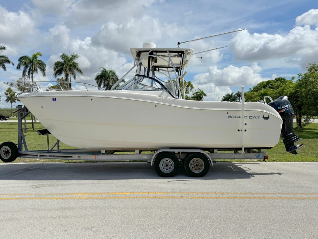 2004 World Cat 250 DC