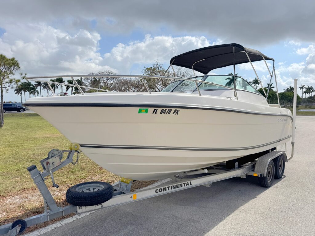 2011 Cobia 215 Dual Console