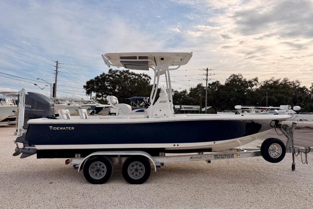 2012 Tidewater 2200 Carolina Bay