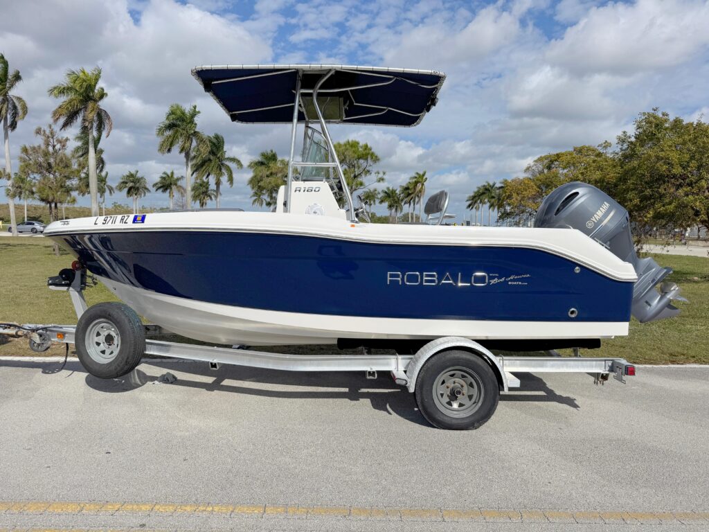 2013 Robalo R180 Center Console