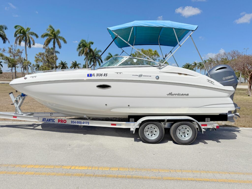 2014 Hurricane SunDeck 2200 OB