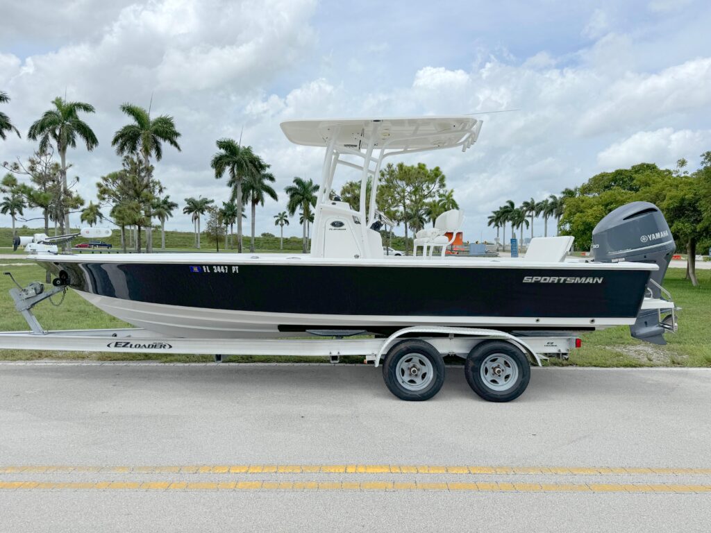 2014 Sportsman Masters 247 Bay Boat