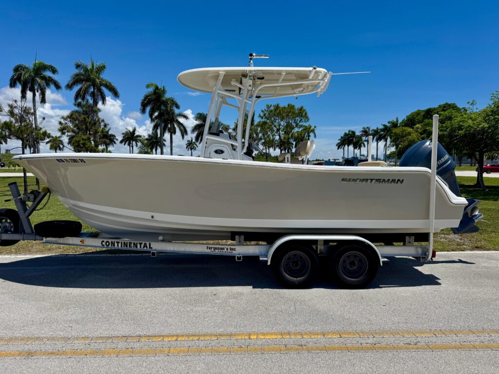 2015 Sportsman Open 232 Center Console