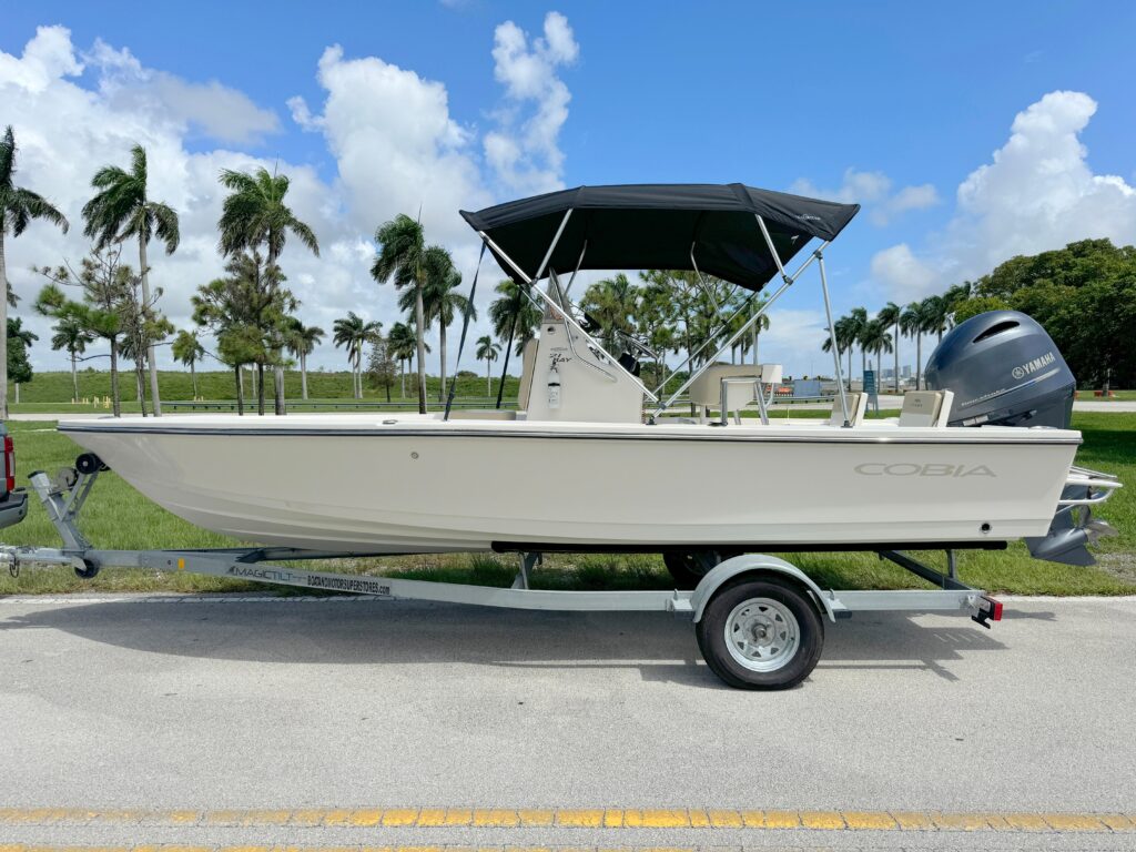 2019 Cobia 21 Bay