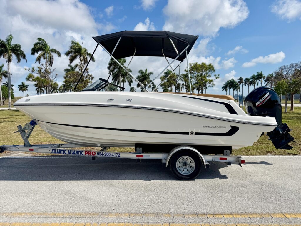 2021 Bayliner VR5 Bowrider OB