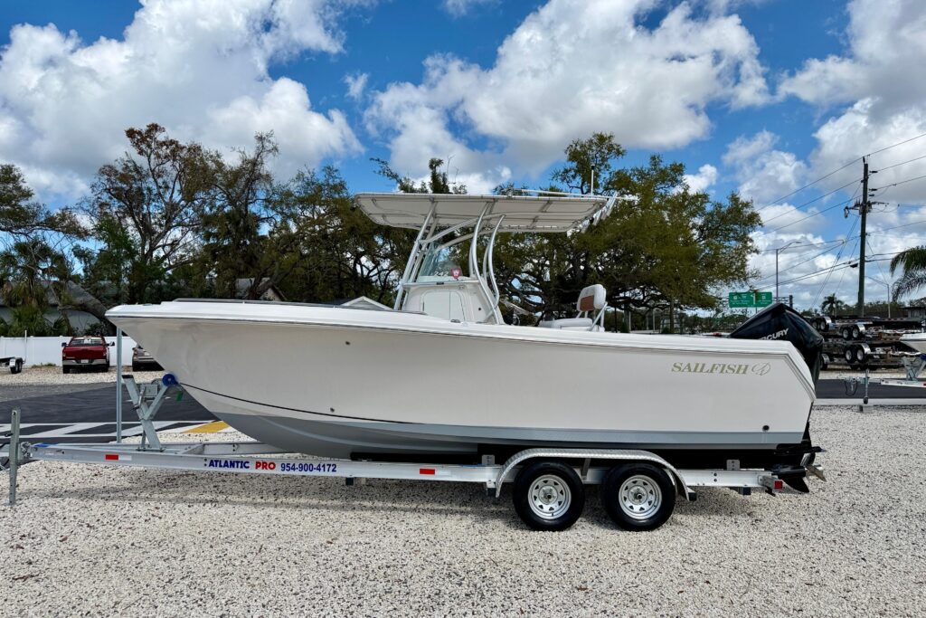 2021 Sailfish 242 CC