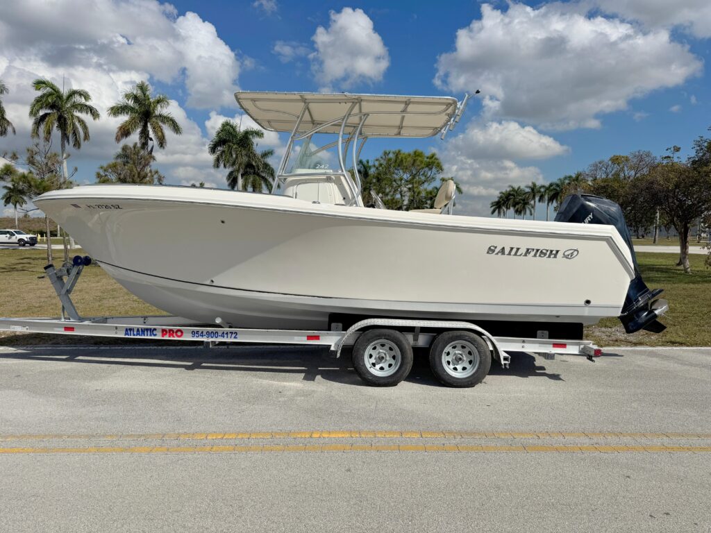 2021 Sailfish 242 CC