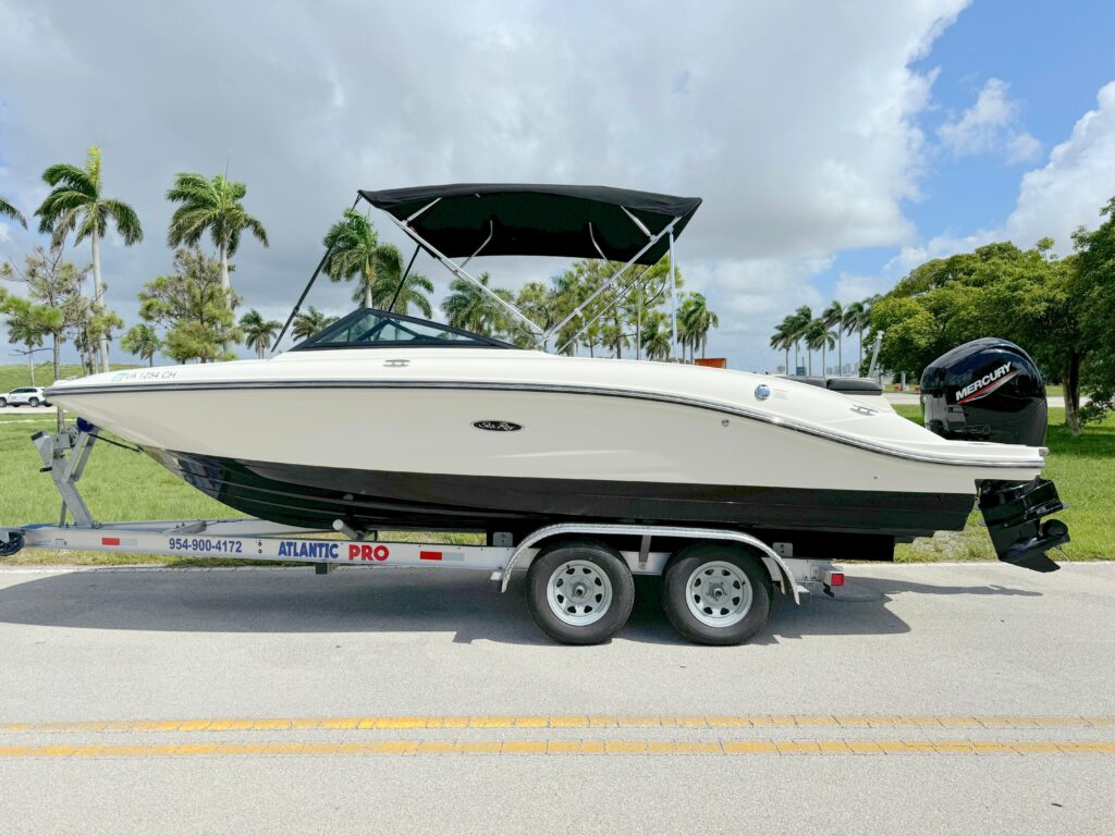 2021 Sea Ray SPX 210