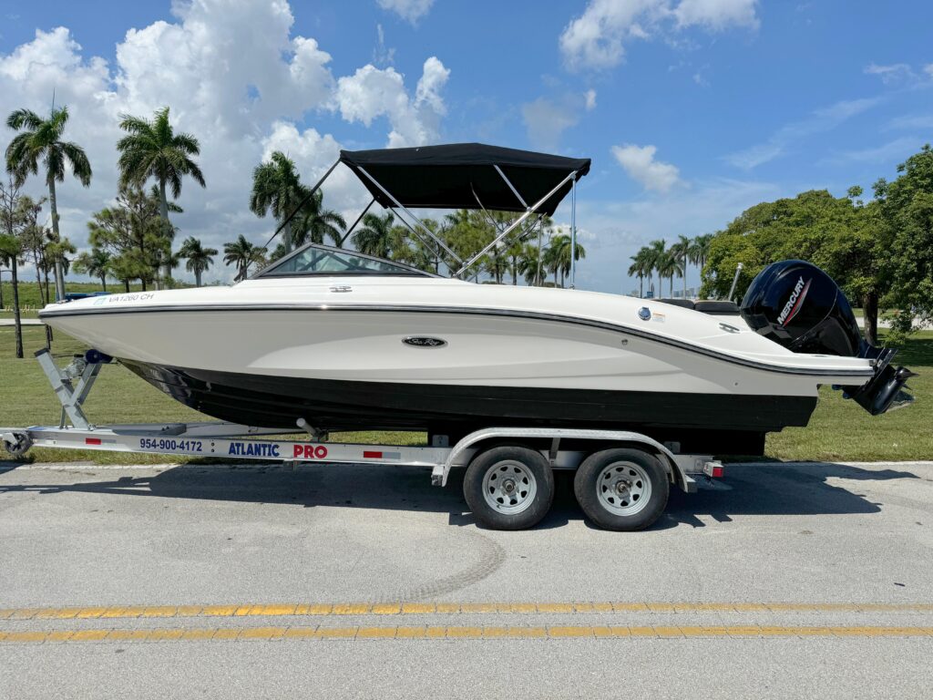 2021 Sea Ray SPX 210