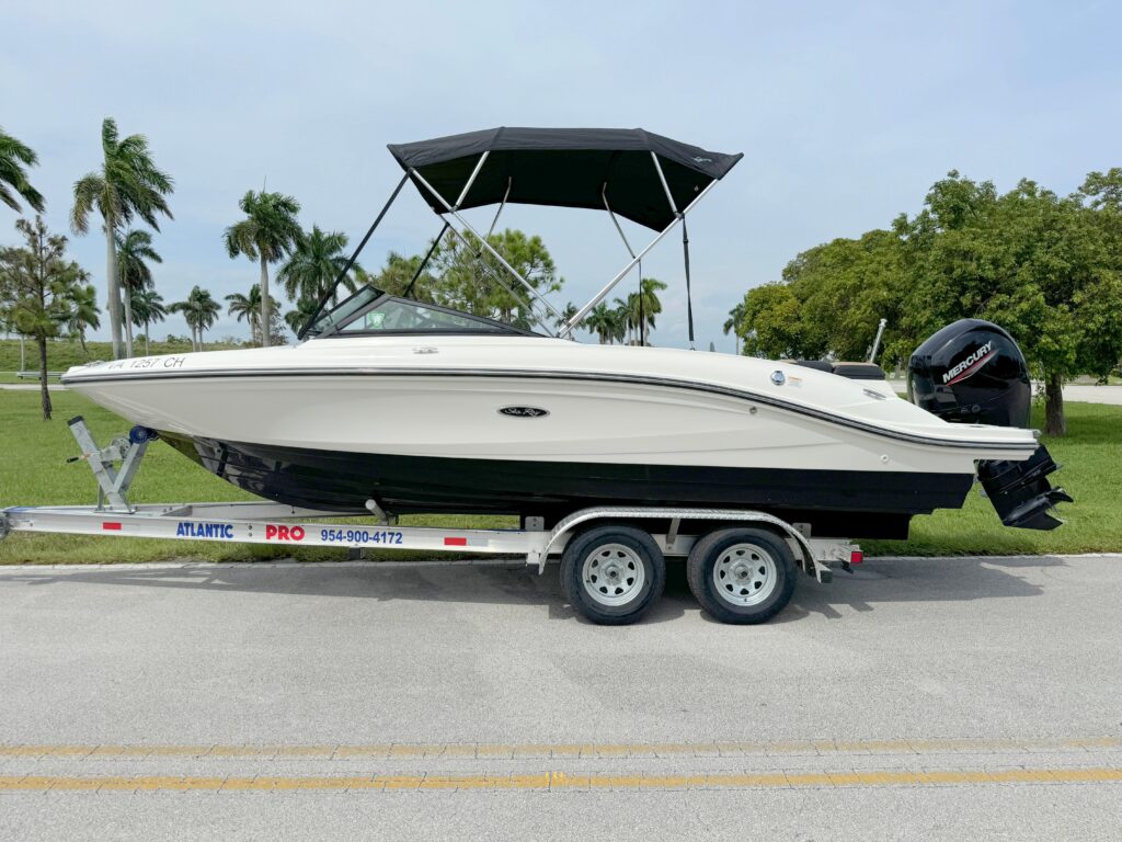 2021 Sea Ray SPX 210