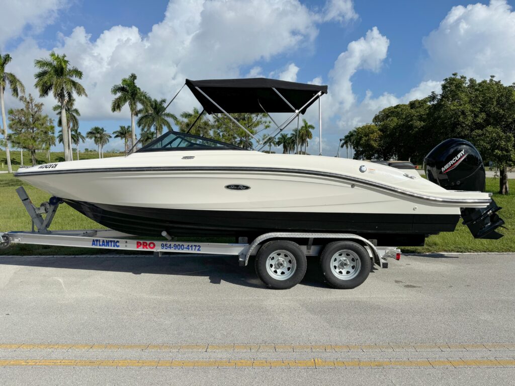 2021 Sea Ray SPX 210