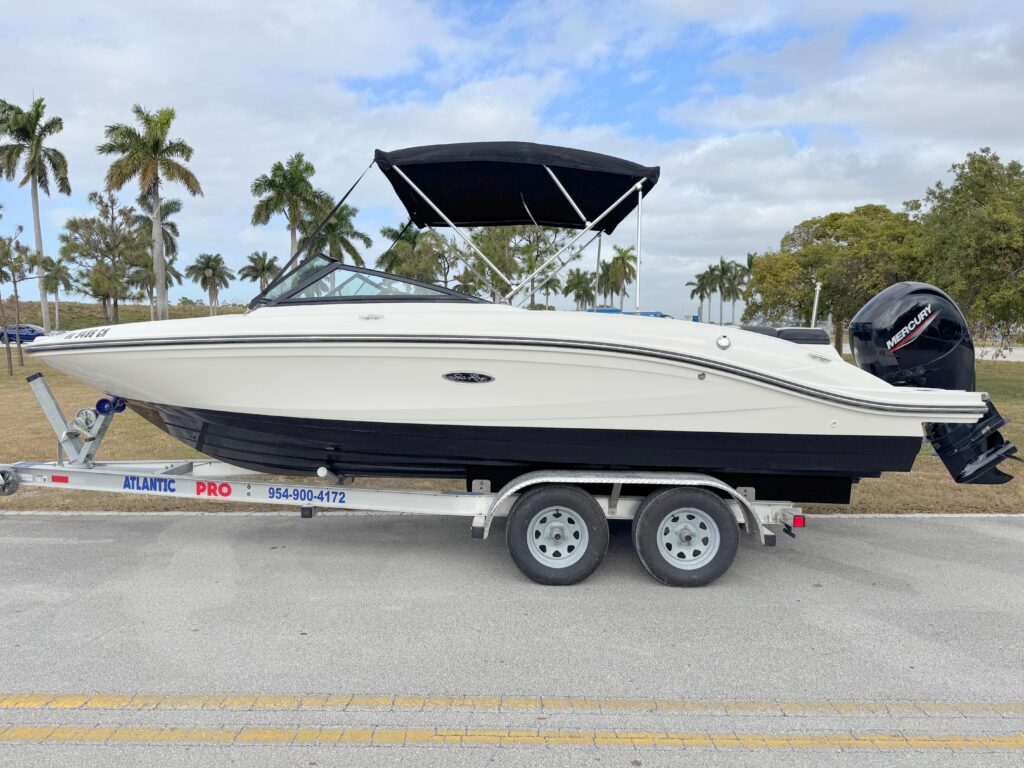 2021 Sea Ray SPX 210