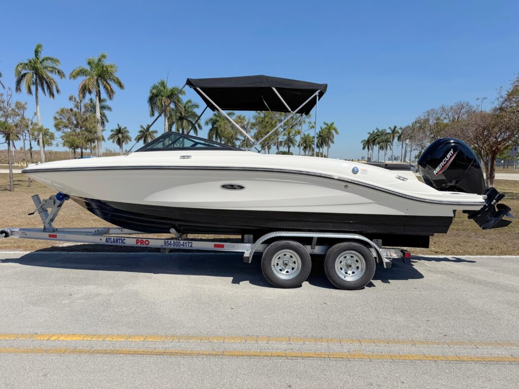 2022 Sea Ray SPX 210