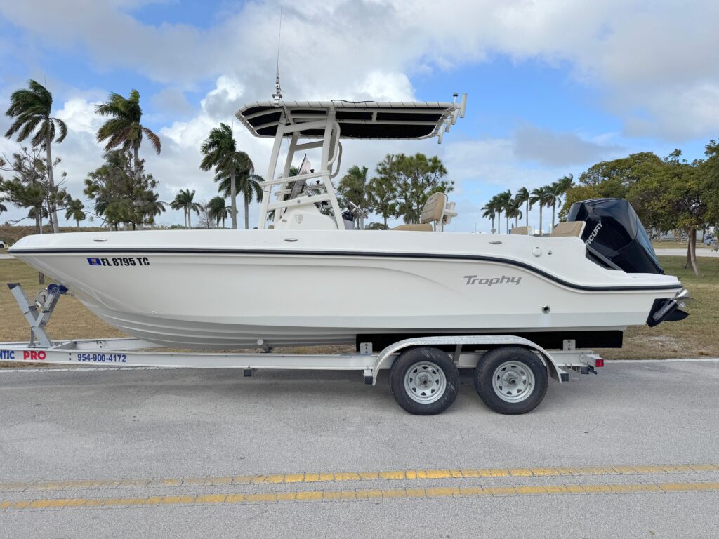 2022 Bayliner Trophy T22CC