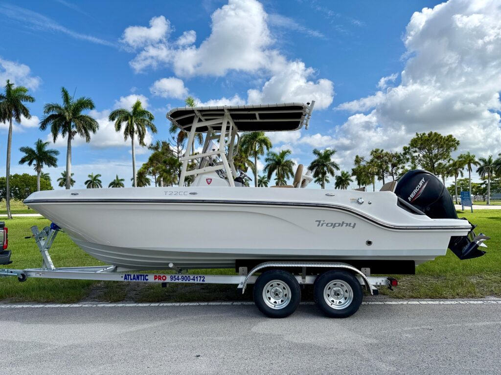 2022 Bayliner Trophy T22CC