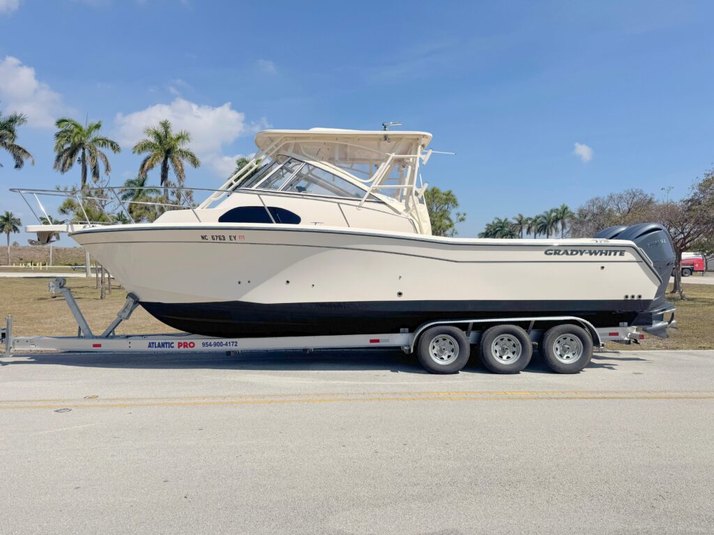 2022 Grady-White Marlin 300