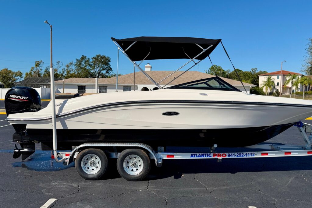 2022 Sea Ray SPX 210 Outboard