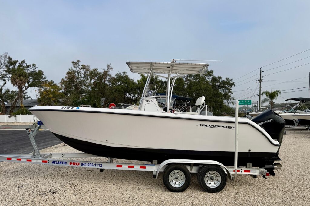 2023 Aquasport 2200 Center Console