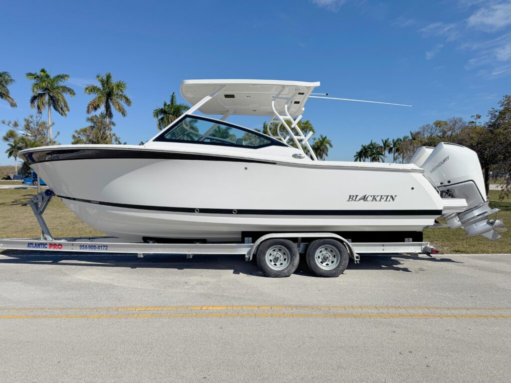 2023 Blackfin 272 DC