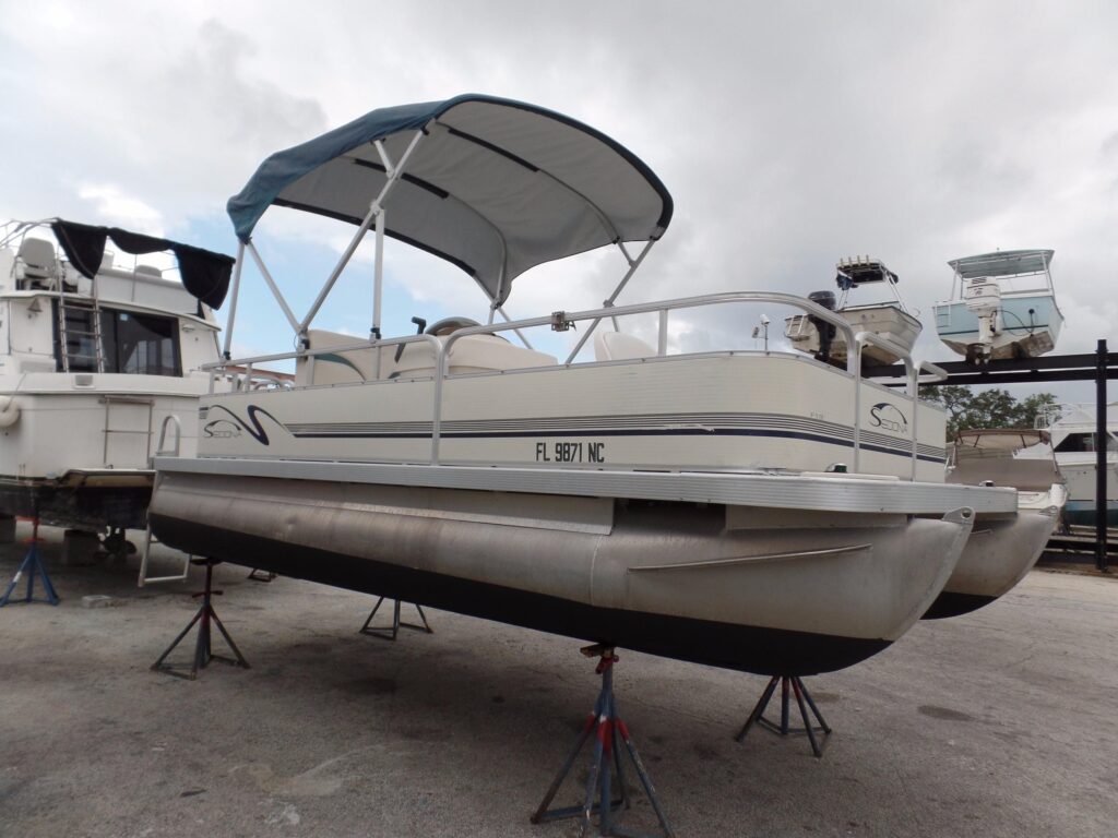 2005 Bennington Sedona F19