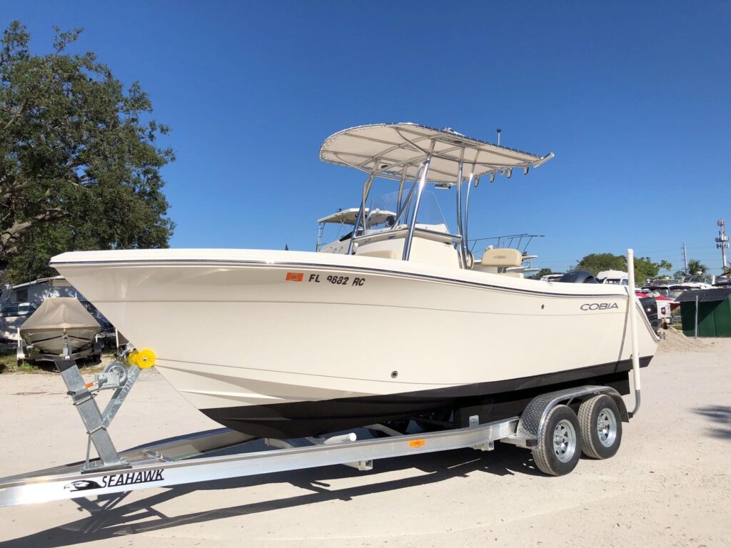 2016 Cobia 220 Center Console