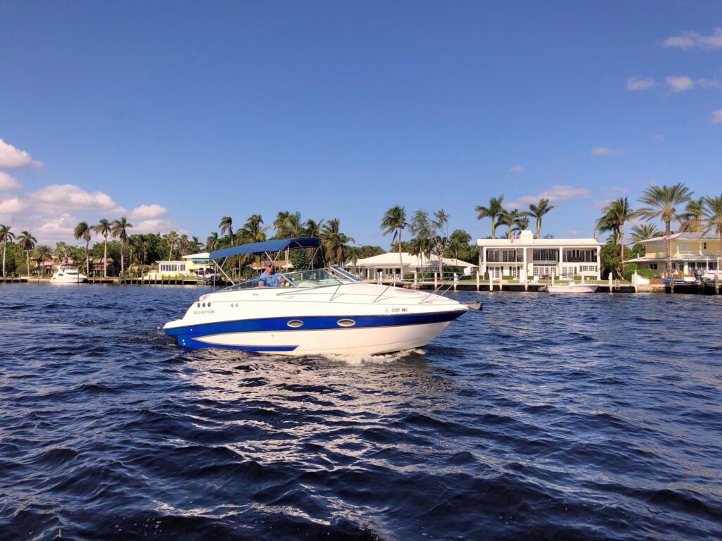 2005 Glastron GS 269