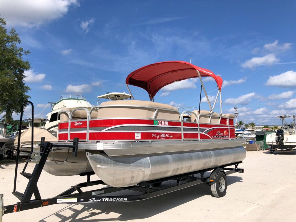 2015 Sun Tracker Party Barge 20 DLX