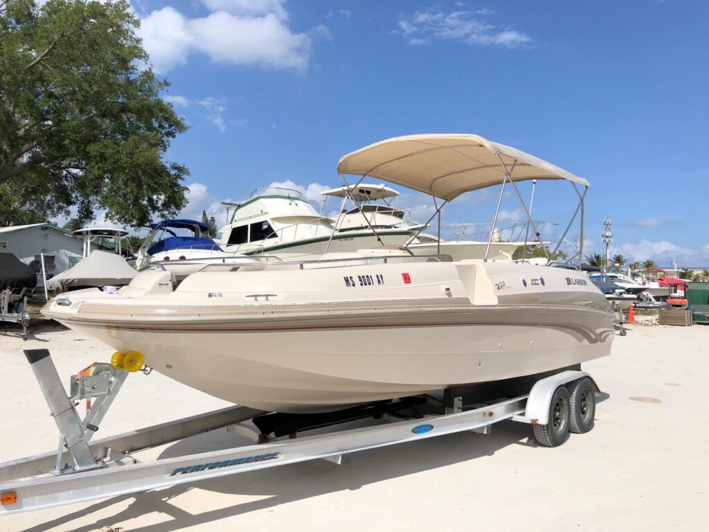 1998 Larson 233 ESCAPE