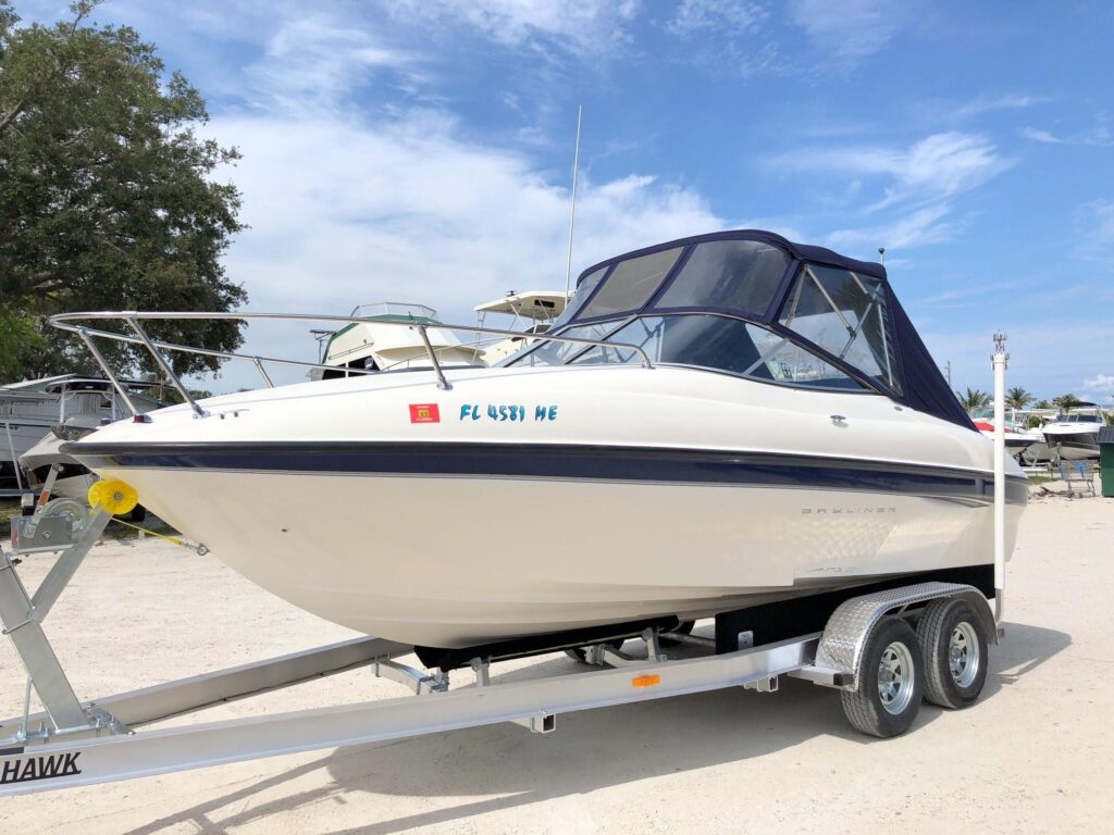 2003 Bayliner 212 Cuddy Cabin
