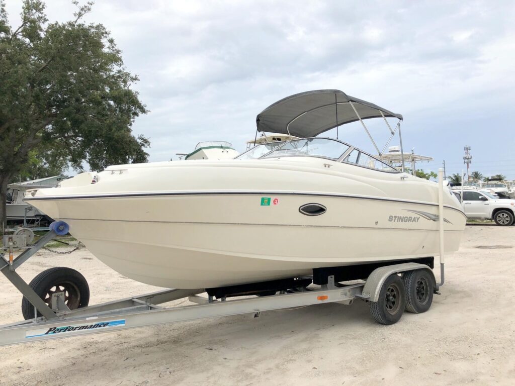 2003 Stingray 220 DR