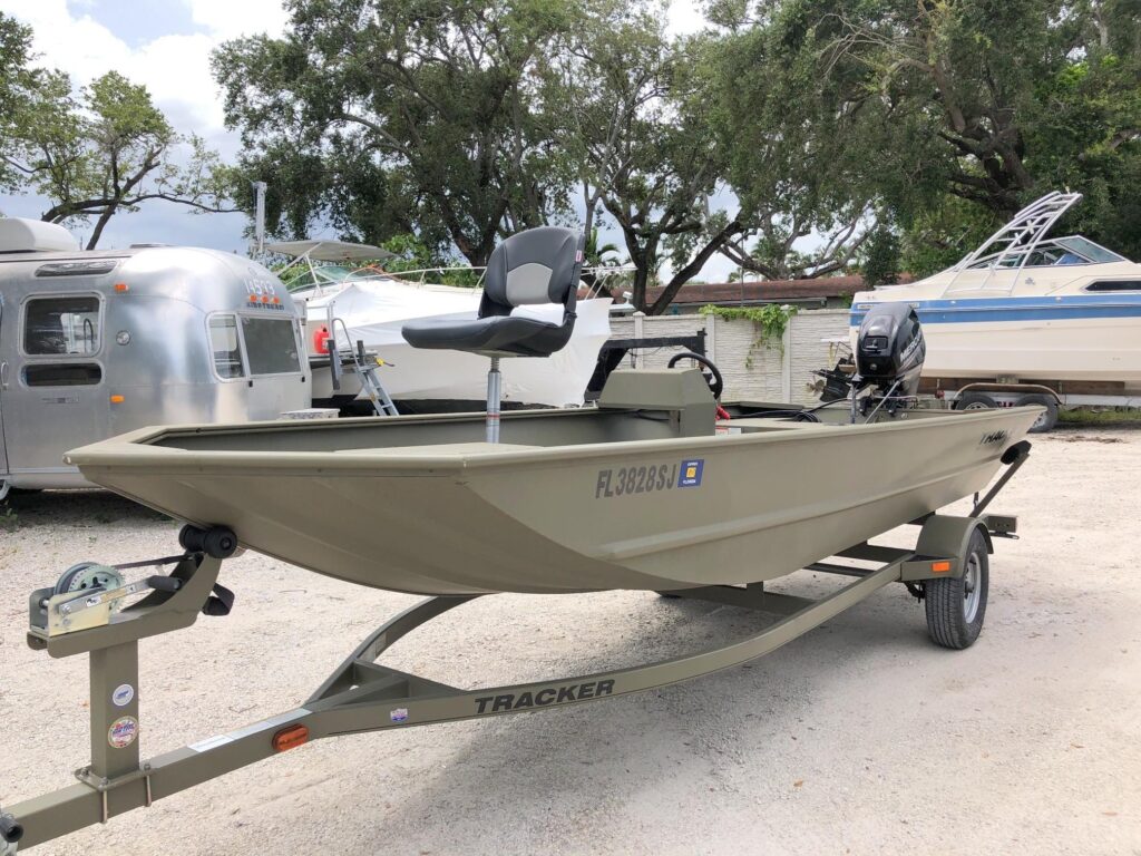 2014 Tracker Grizzly 1754