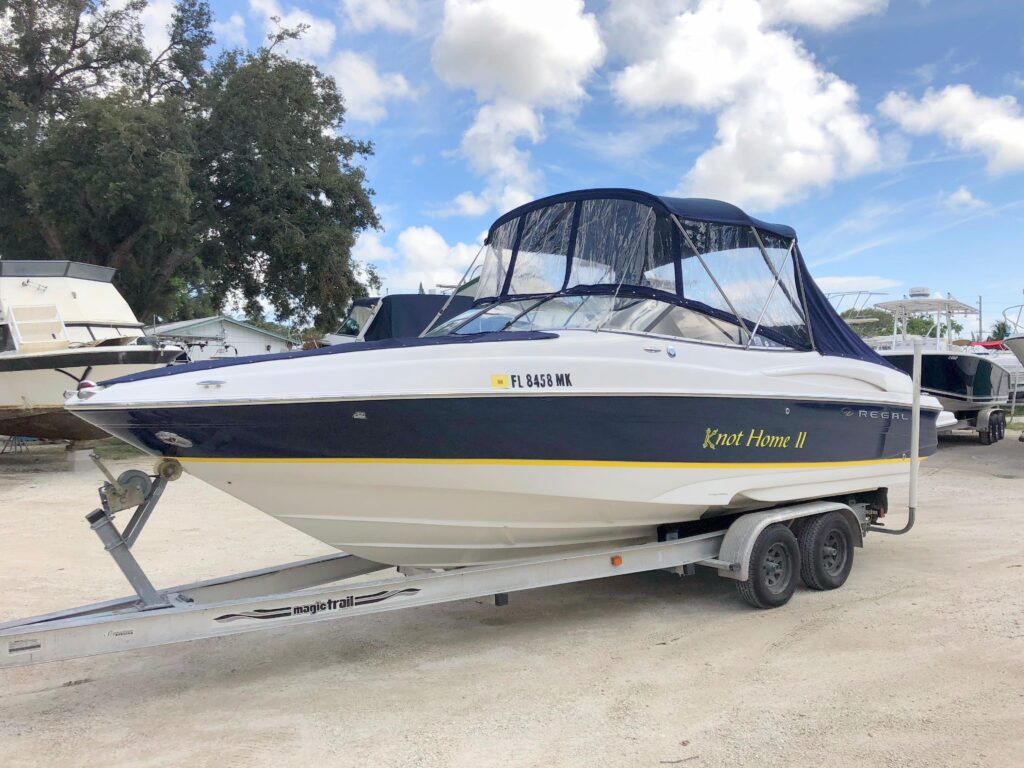 2004 Regal 2600 Bowrider