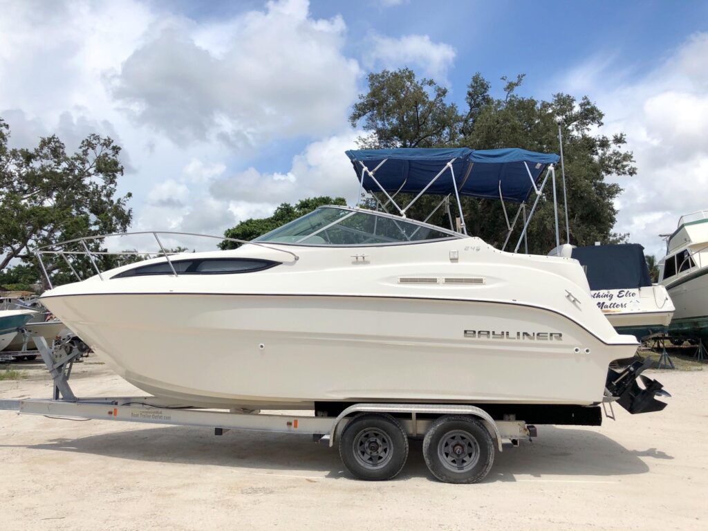 2010 Bayliner 245 Cruiser