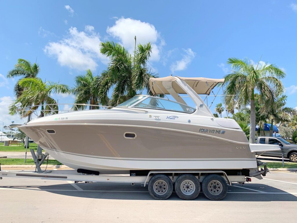 2004 Four Winns 288 Vista