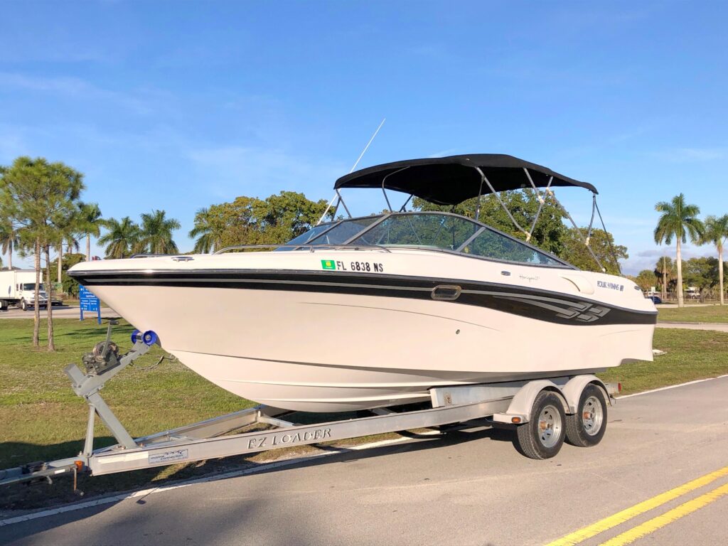 2001 Four Winns 230 Horizon