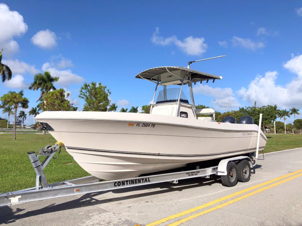 2008 Cobia 256 Center Console