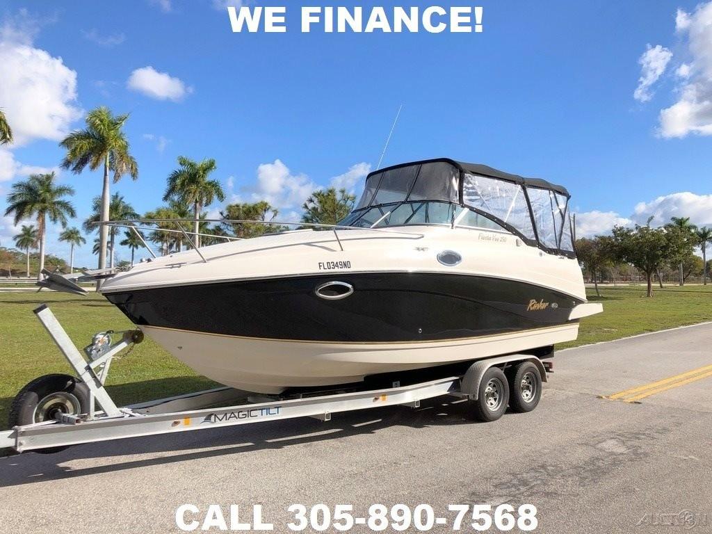 2006 Rinker Fiesta Vee 250