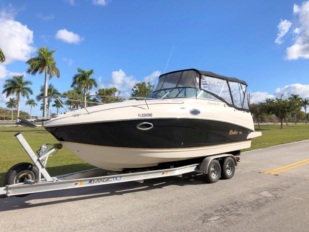 2006 Rinker Fiesta Vee 250