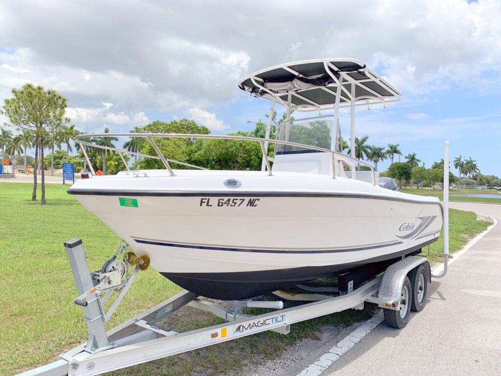 2004 Cobia 194 Center Console