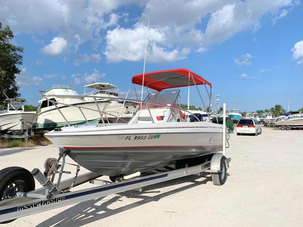 1990 Bayliner 1903 Trophy Center Console