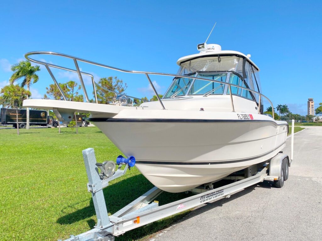 2003 Pursuit 2470 Walkaround