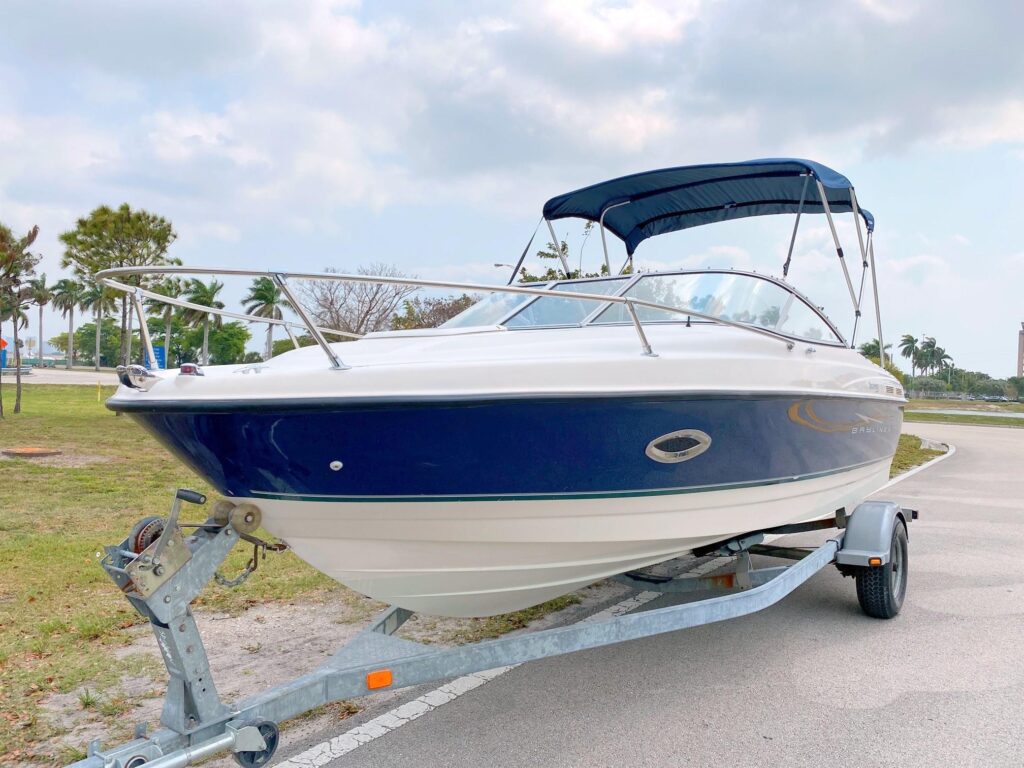 2008 Bayliner Discovery 210