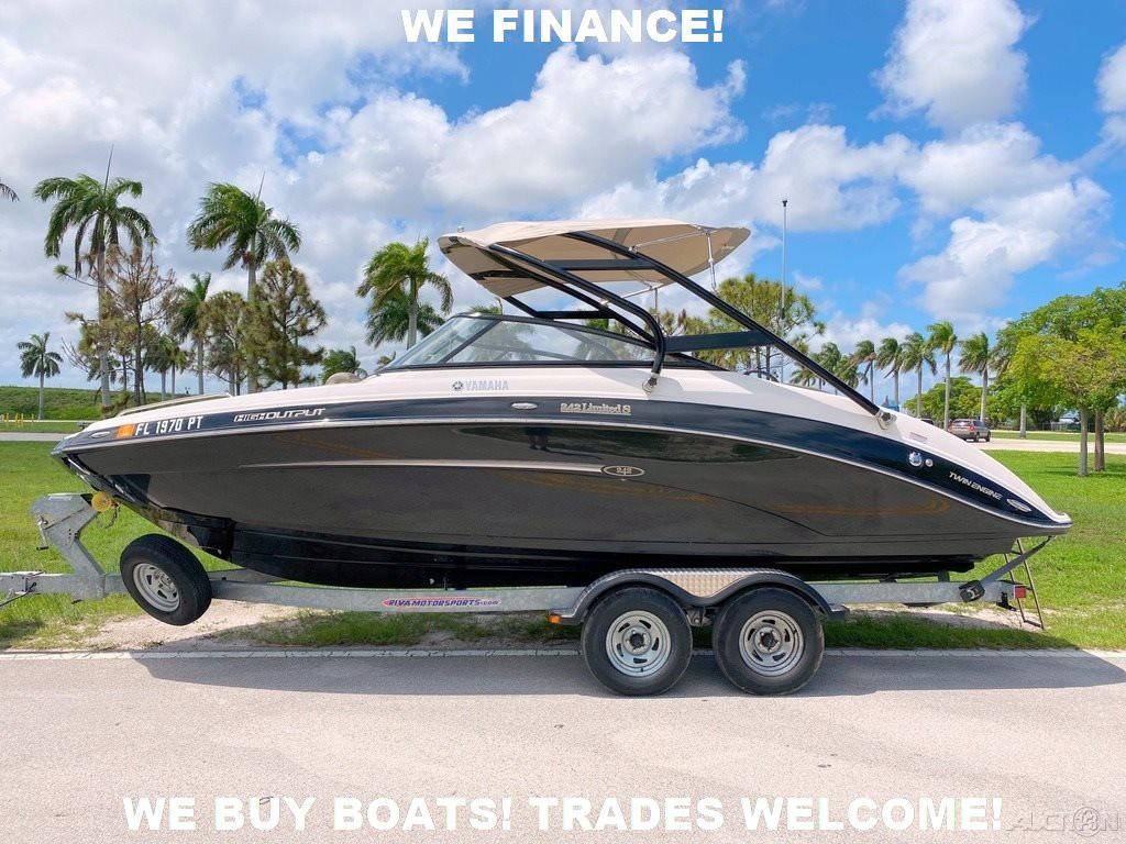 2014 Yamaha Boats 242 Limited S