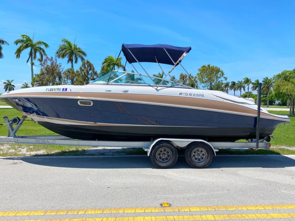 2009 Four Winns H260