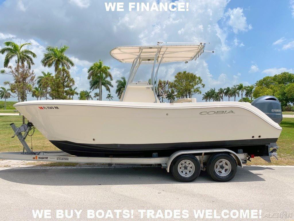 2018 Cobia 220
