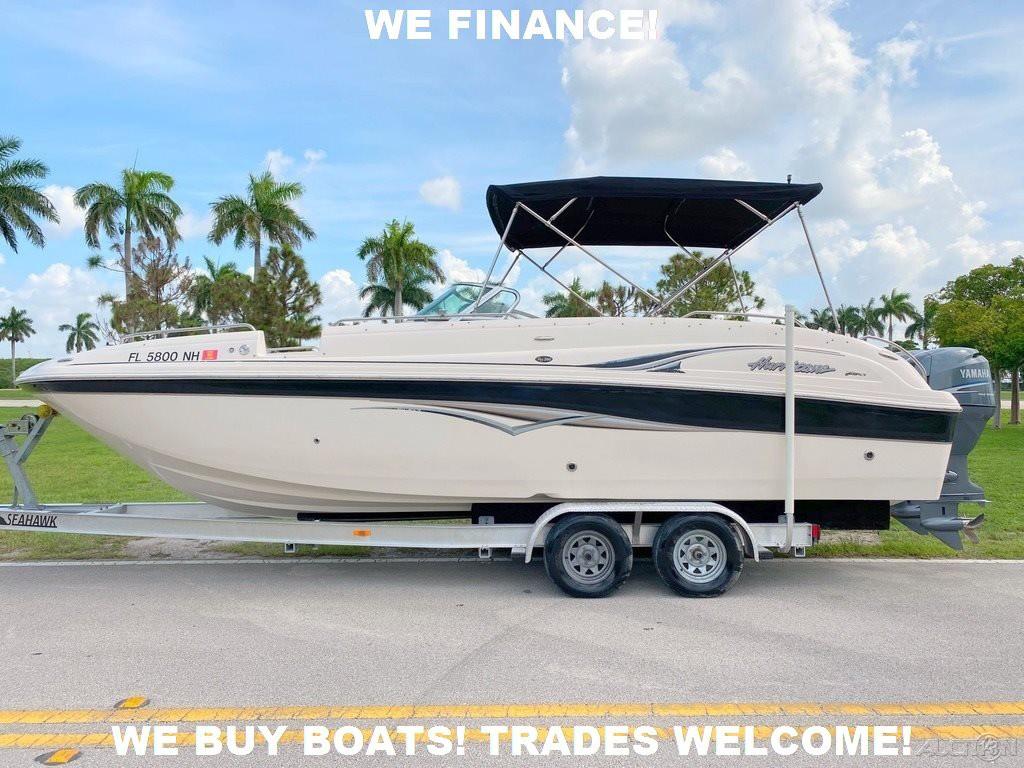 2007 Hurricane SunDeck 260 OB