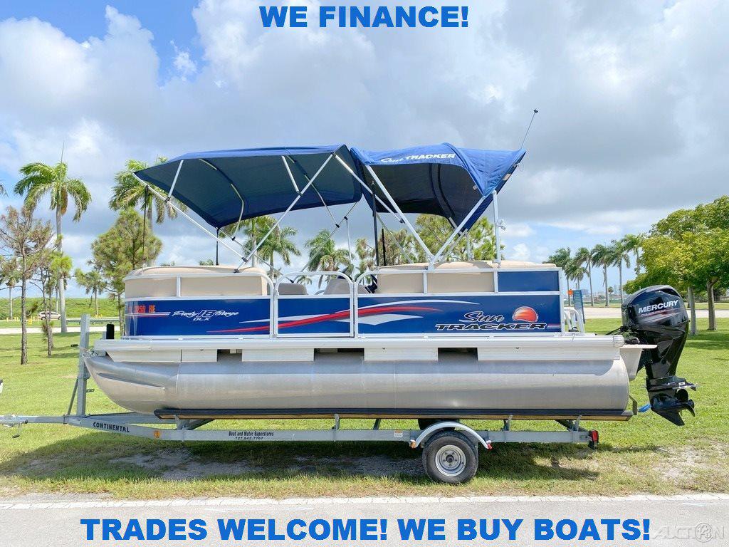 2016 Sun Tracker Party Barge 18 DLX