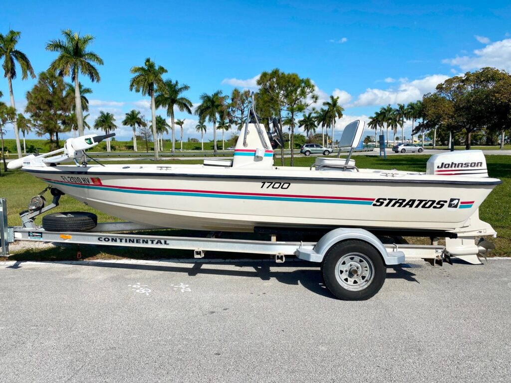 1994 Stratos 1700 Center Console